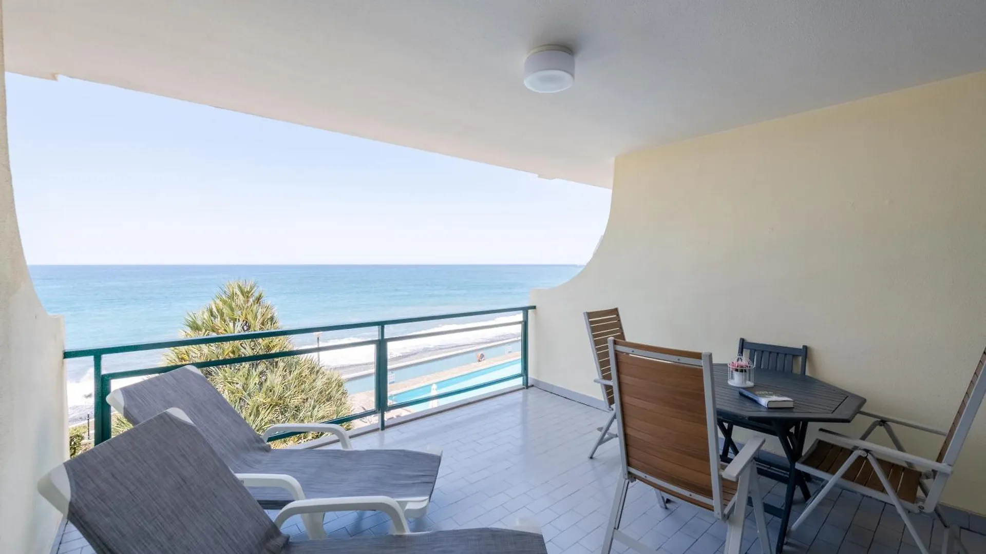 Atlantic View Apartment At Formosa Beach フンシャル 0*,  ポルトガル
