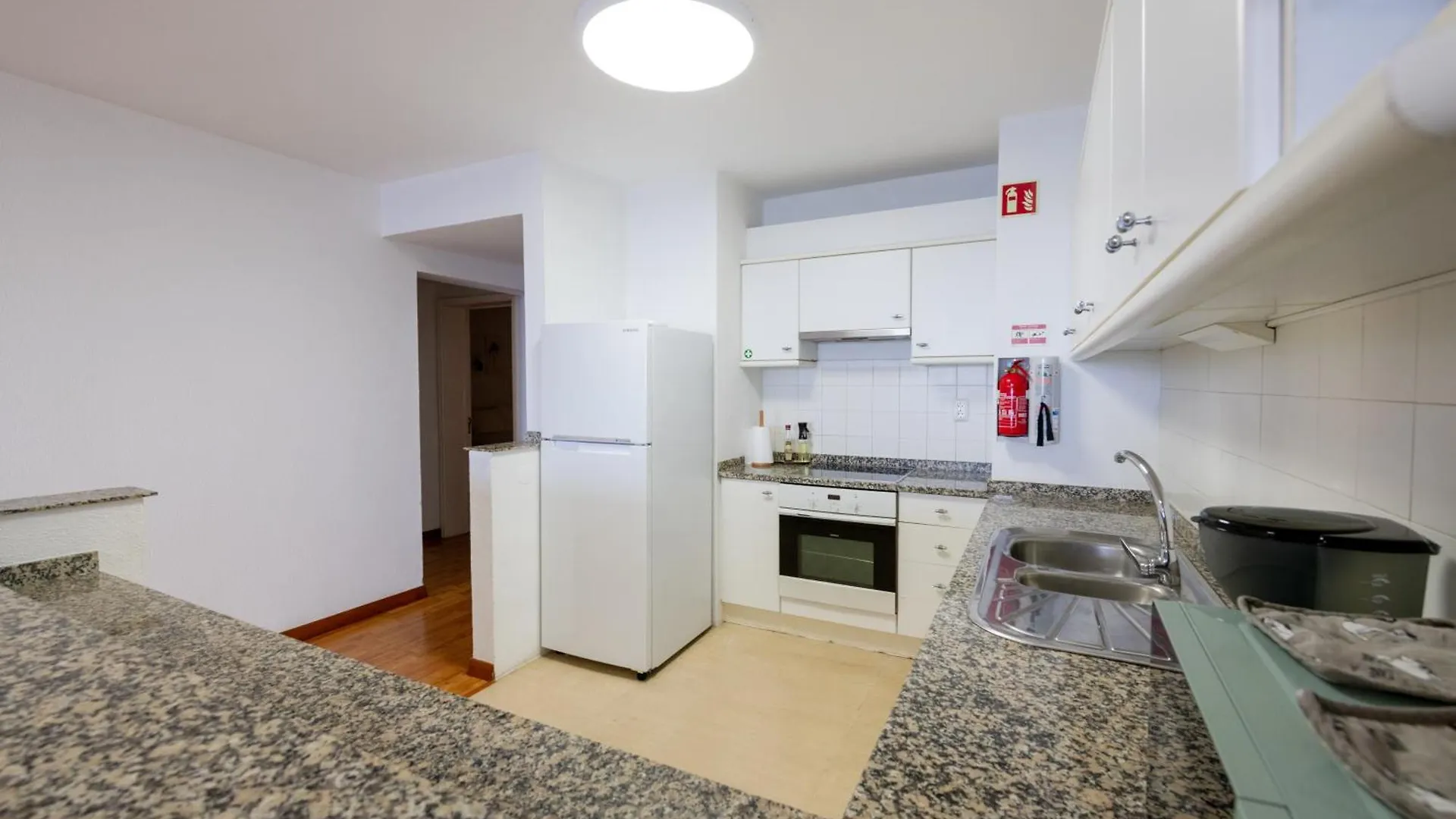Atlantic View Apartment At Formosa Beach Funchal  0*, Funchal (Madeira)